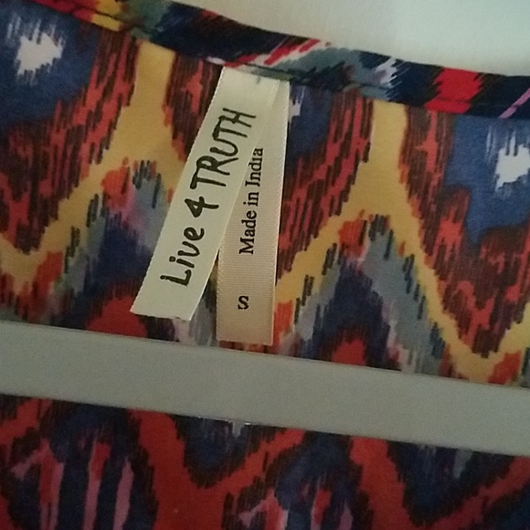 Statement Top - Picture 2 of 4